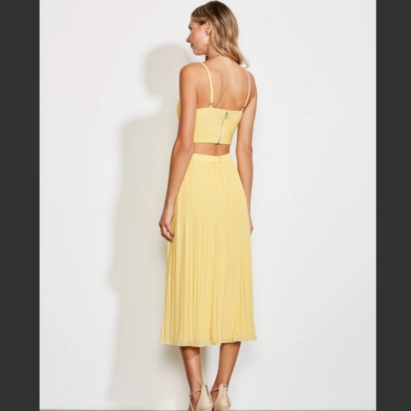 Ali & Jay For The Gram Pleated Midi Dress in Yellow Sz M - Picture 5 of 16
